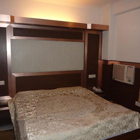 Rama Deluxe Hotel Delhi  Ngoại thất bức ảnh