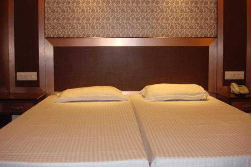 Rama Deluxe Hotel Delhi  Ngoại thất bức ảnh