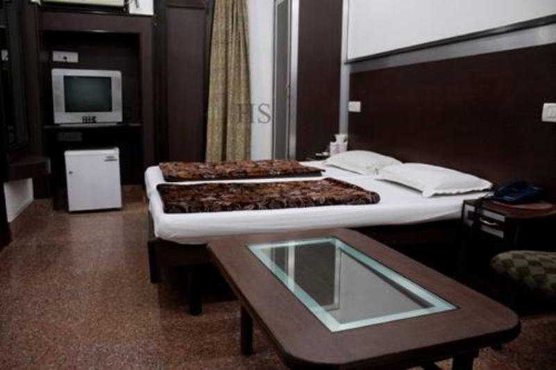Rama Deluxe Hotel Delhi  Ngoại thất bức ảnh