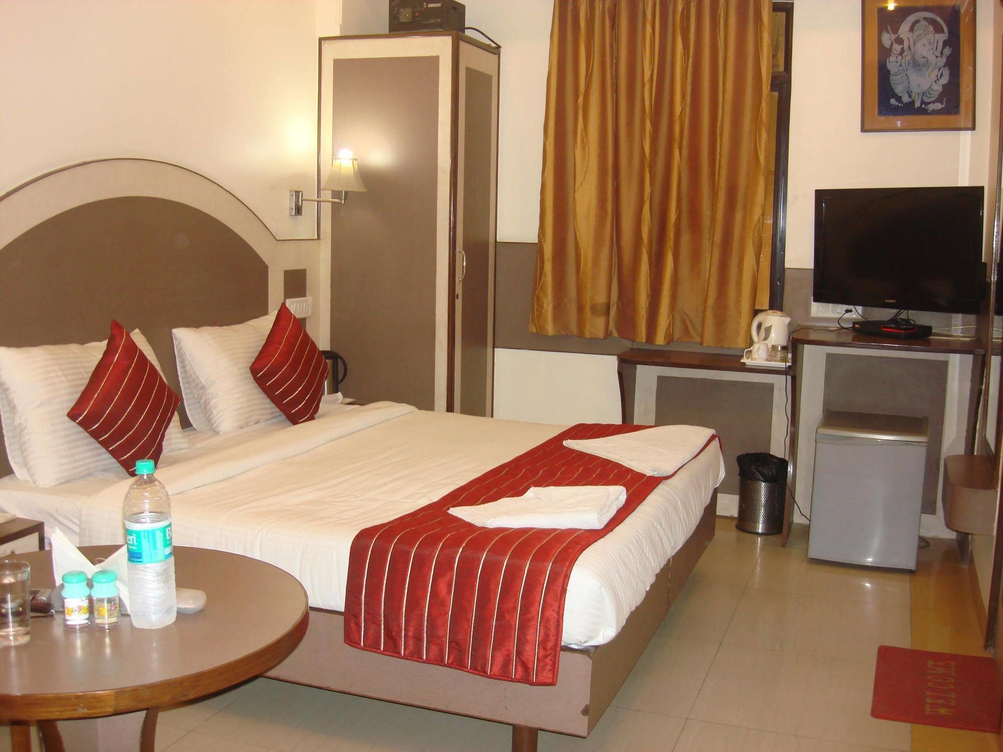 Rama Deluxe Hotel Delhi  Ngoại thất bức ảnh